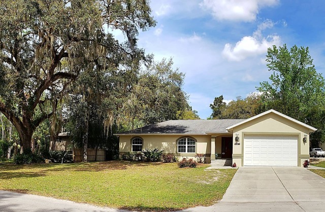 Hogar personalizado, excelente local, estacionamiento de botes, cerca del muelle, comida, festoneado, manatí.