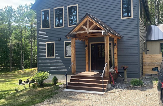 Custom home in the mountains, minutes to all Wilmington has to offer!