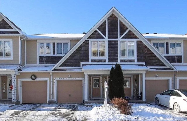 Cute 3 bed rooms townhouse in Bridlewood / quite neighborhood