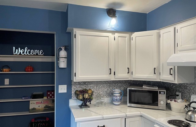 Cute 3-bedroom house walkable to Kinnick and UIHC