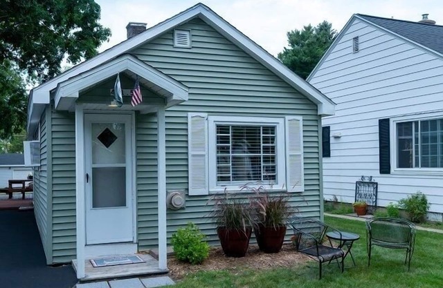 Linda y acogedora casa ubicada en el corazón de Ludington, cerca del lago Michigan.