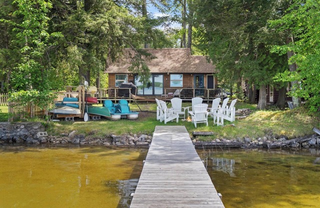 Cute and Cozy on Pickerel Lake Waterfront - Quick Drive to Petoskey!