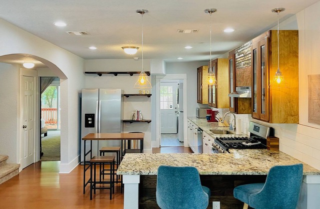 Cute Bungalow in Government Hill - 5 mins to Pearl & 7 to riverwalk and downtown