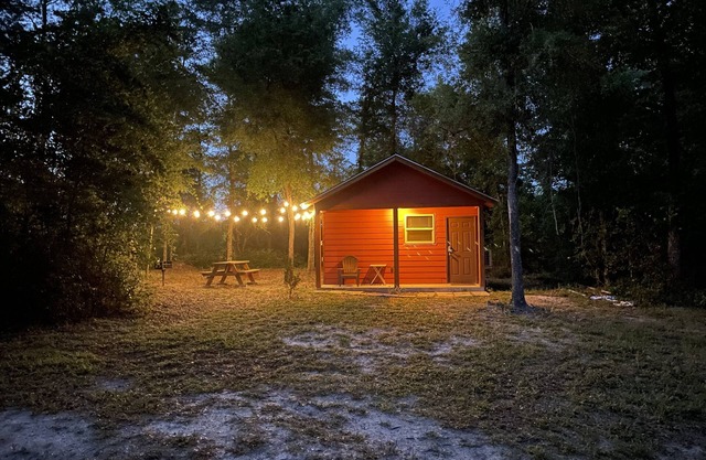 Cute cabin sleeps 5 !