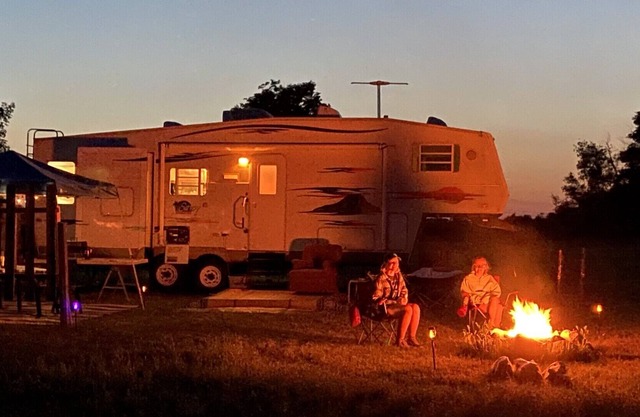 Cute Camper w/ firepit nestled next to woods with lots of wildlife.