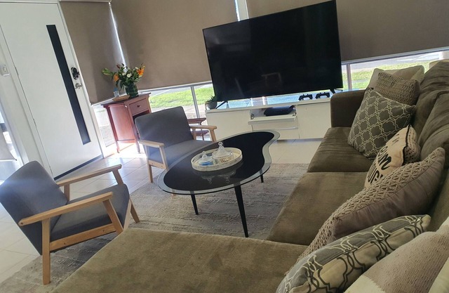 Cute cosy Apartment located in the heart of Point Cook