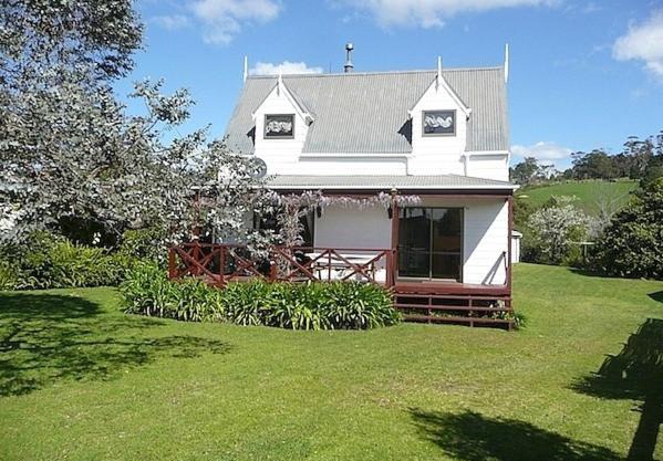 Cute Cottage - Cooks Beach Bach