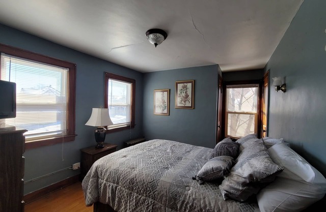 Cute & cozy 1 bedroom apartment - sleeps 4
