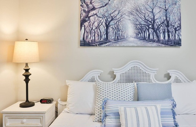 Cute & Cozy 3BR/2BA rancher w/King Bed