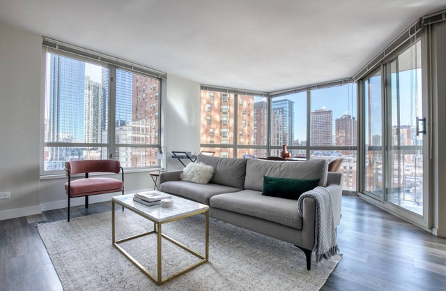 Cute Gold Coast 2BR w/ Outdoor Terrace, nr Beach & L, by Blueground