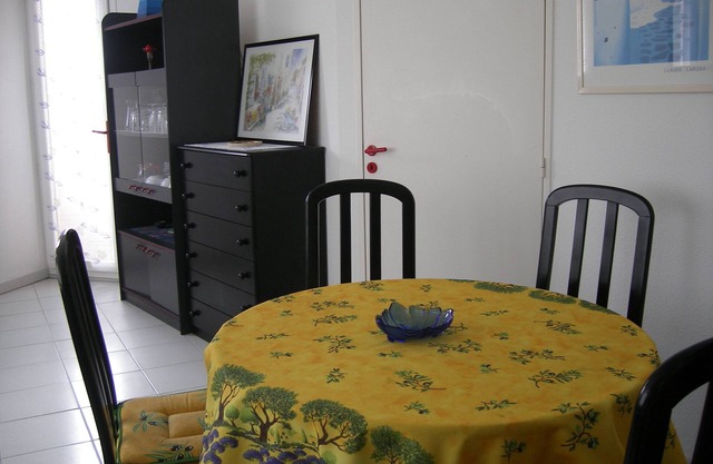 Cute little appartement at 100m from the sandy beach. REALLY 100m !!