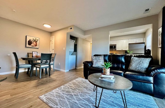 Cute Middletown, Ohio2 bed Apartment- Free laundry