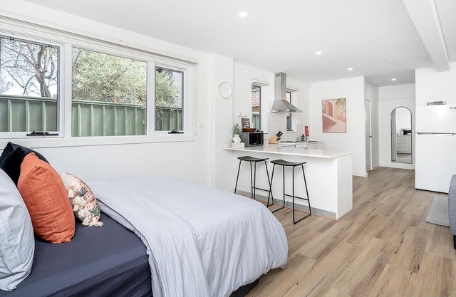 989 Cute Modern Studio sleeps 2