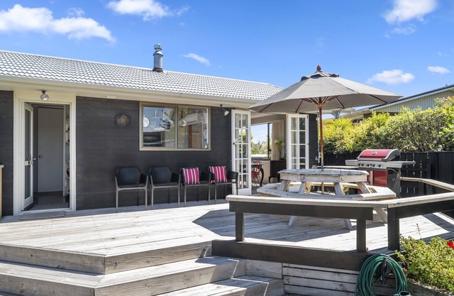 Cute on Kew - Taupo Holiday Home
