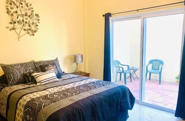 Cute one bedroom rental with garage parking!