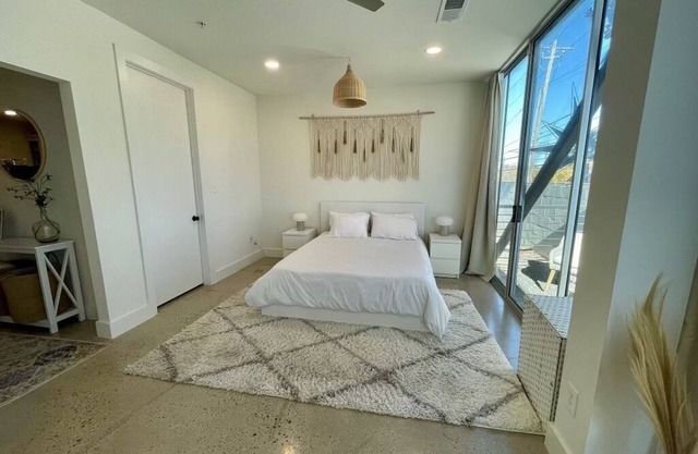 Cute S 1st Condo 5 Minutes to Downtown