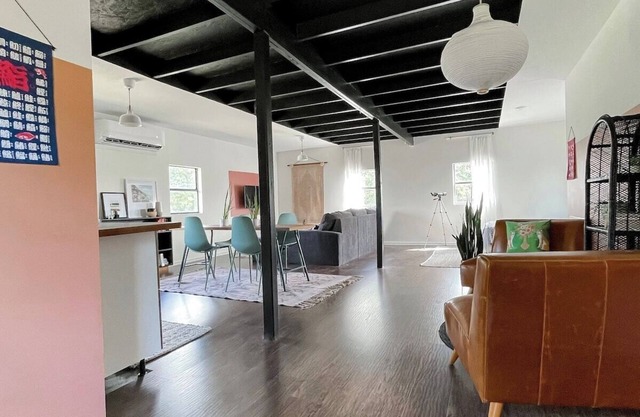 Cute Studio Apt on 8 Acres - Near COTA & Austin