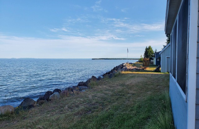 Cute Waterfront House on Lake Superior