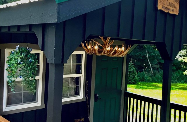 La cabaña más linda en Windham con fogata y BBQ Grill, a pie de restaurante y bar