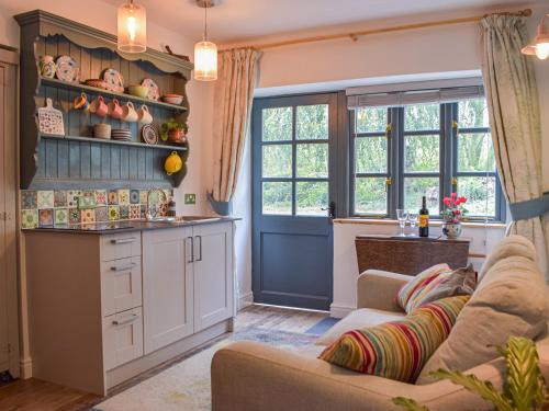 Cwtch Wrth Plas - Uk45619