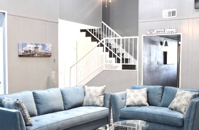 CYC Eclectic Escape Big House