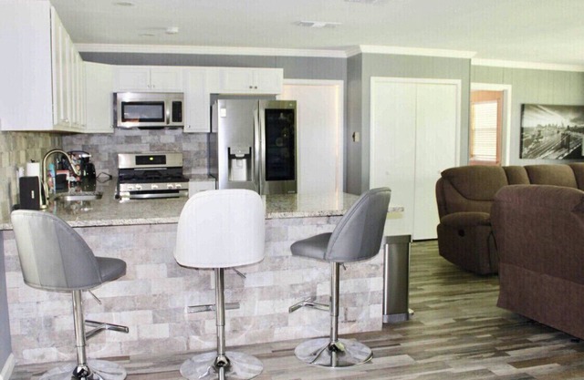 CYC Lounge with Guest House