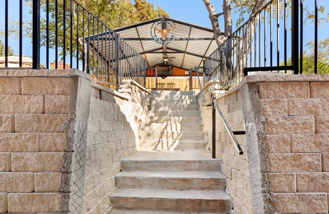 CYC Mega House with BBQ Gazebo