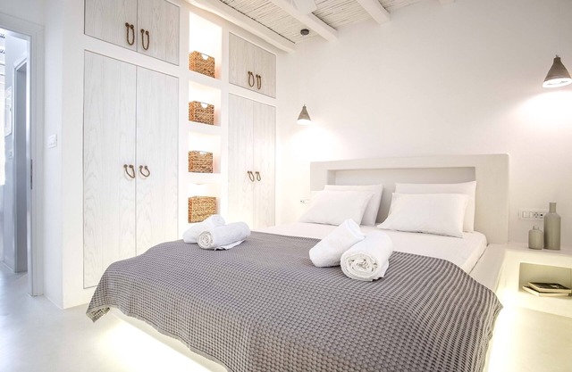 Apartamento elegante de estilo cicládico con vistas al mar
