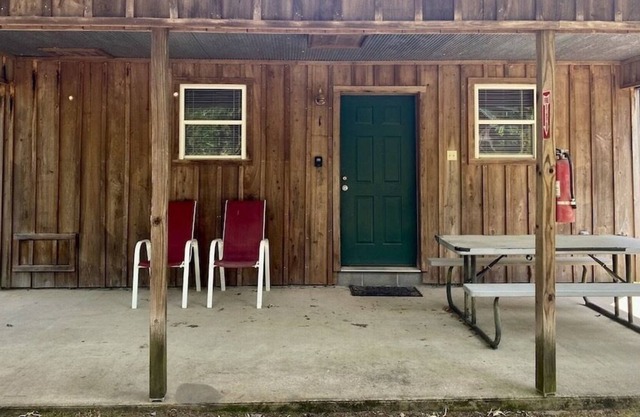 Cypress harbor cabin getaway 2