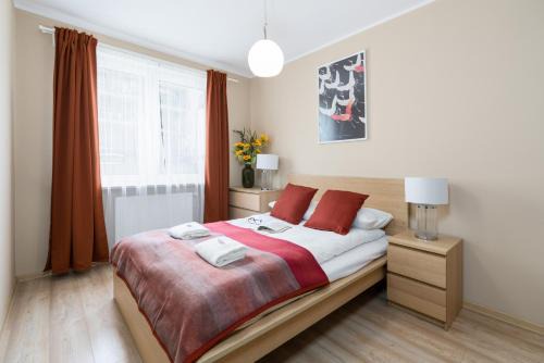 Czarnieckiego Apartment with Balcony Poznań by Noclegi Renters