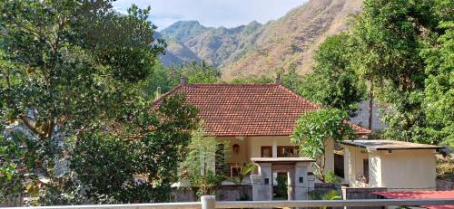 D'Amed house