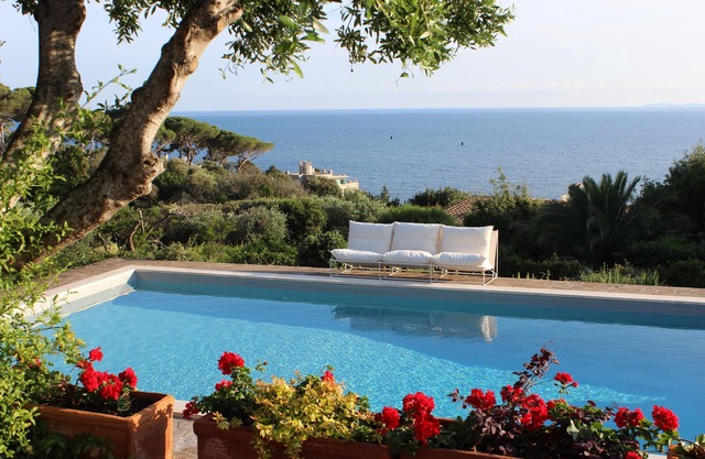 Villa d'Azur con piscina, encantamiento entre Costa de Plata y Maremma