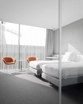 D-Hotel