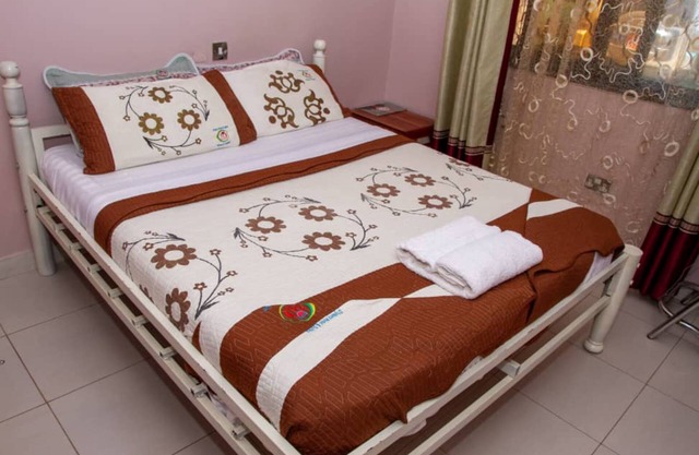 D'lykerz Hotel