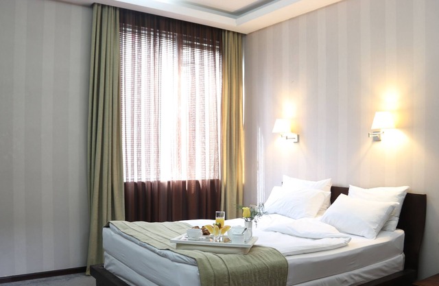 D'Plaza Hotel