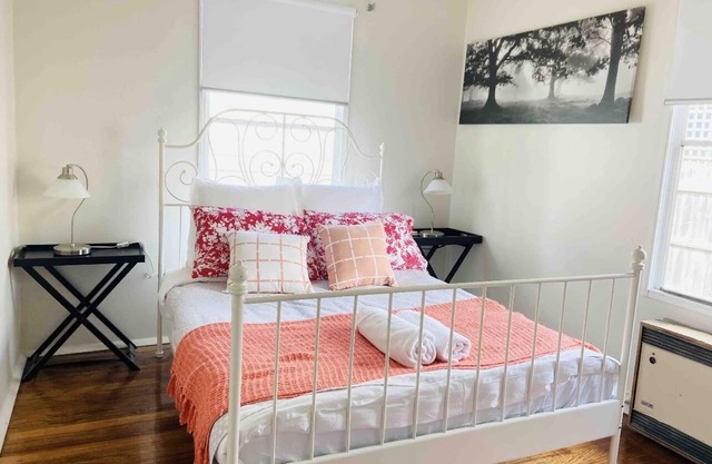 D122 Lovely London Home