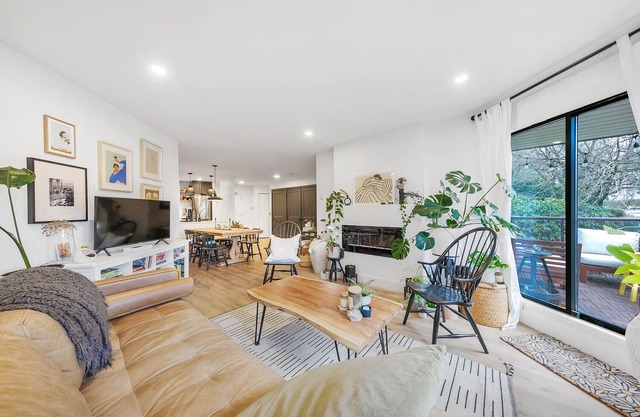 D13 - Chic Urban Living in Mount Pleasant