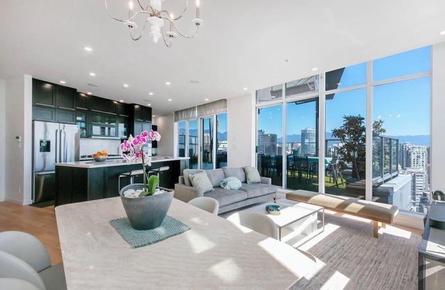 D18 - Amazing 2 Bed Prestigious Residence!!
