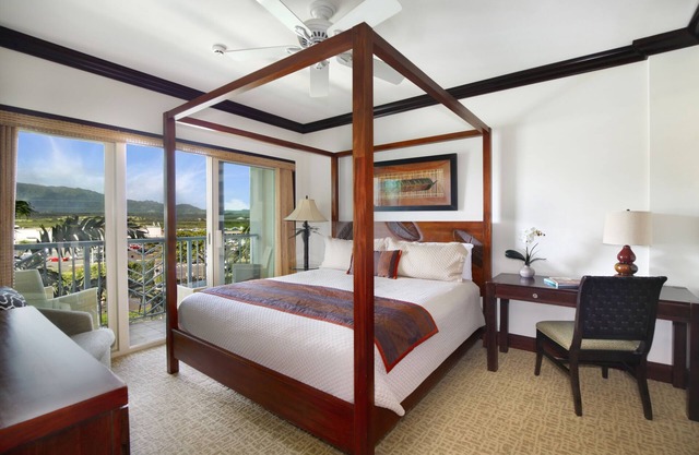 D401 - Top Floor Mountain View Condo Sleeps 6 with AC, Pool, Water Slide & More!