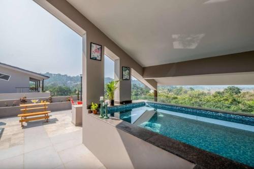 Da Alohas 2BHK Luxury Private Pool Penthouse Suite