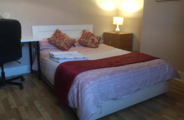 DACH Apartments - Cozy 3 bed Apartment in Hendon