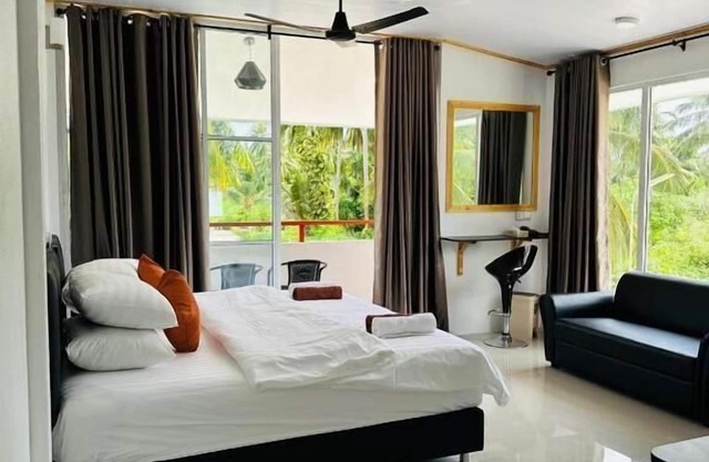 Dacha Thoddoo White Sand