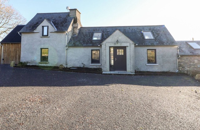 DAIRY LANE COTTAGE, pet friendly in Bunclody, County Wexford