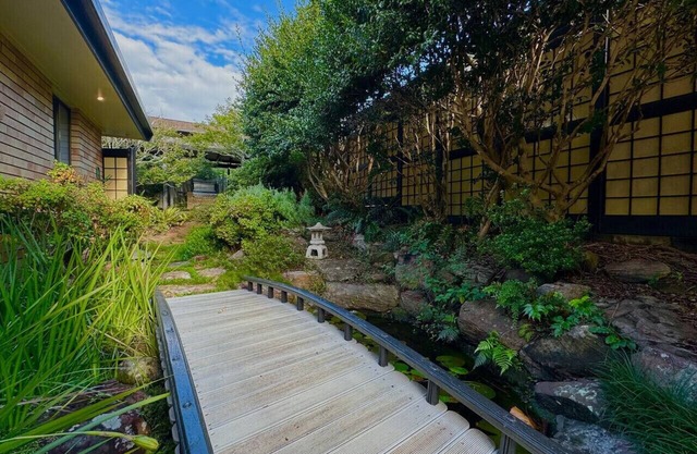 Daisy hill Tranquil Japanese Gardens Retreat