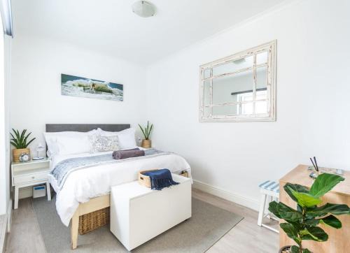 Dalebrook Cottage By Open Home