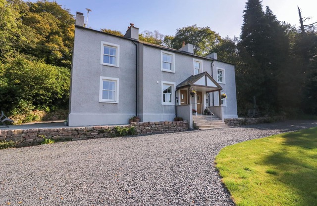 DALEGARTH HALL FARM COTTAGE 2, pet friendly in Gosforth