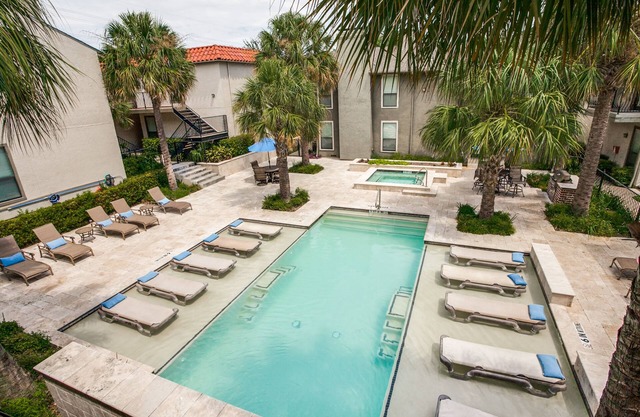 Dallas 2BR Condo Cerca de Downtown & S. M.U.