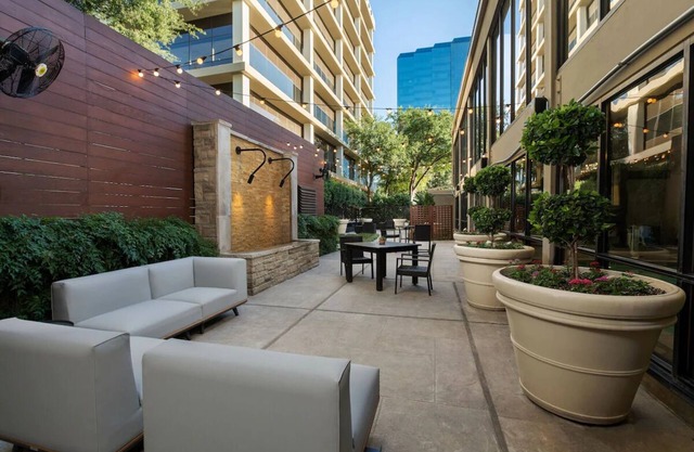 Dallas Art Lover's Escape: Chic Accommodations & Live Tunes! Parking