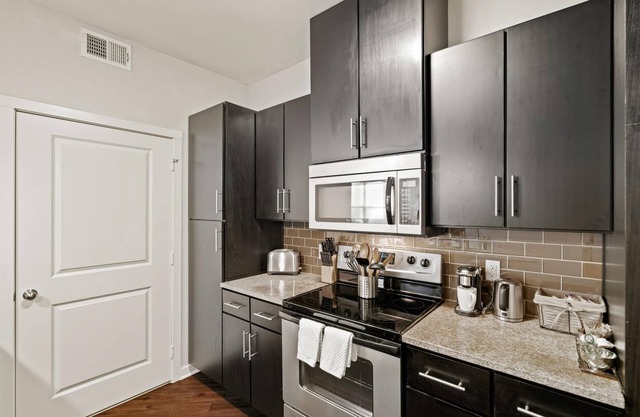 Dallas | Dreamy 1BD/1BA Downtown Apartment