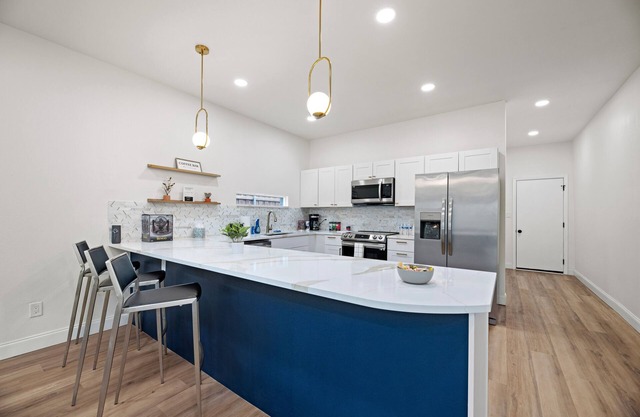 Dallas Luxe Retreat- Lavish 4-Bedroom Escape